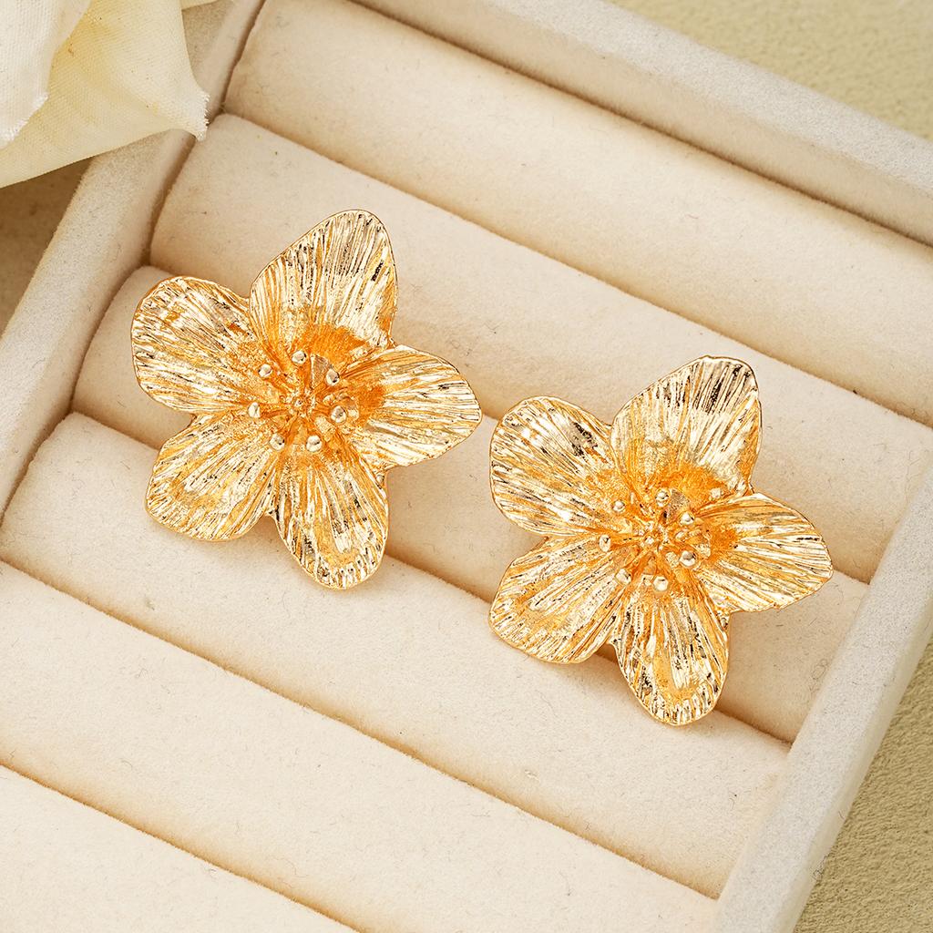 2KS Inovativních a kreativních dámských náušnic s jednoduchým a módním temperamentem Květinové náušnice