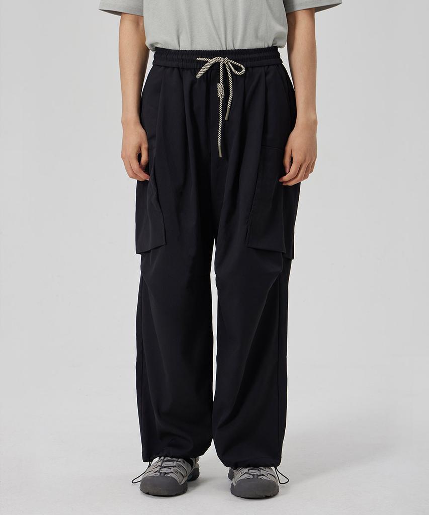 MAKEITTO Two Tuck Wide Parachute Cargo Pants_Black