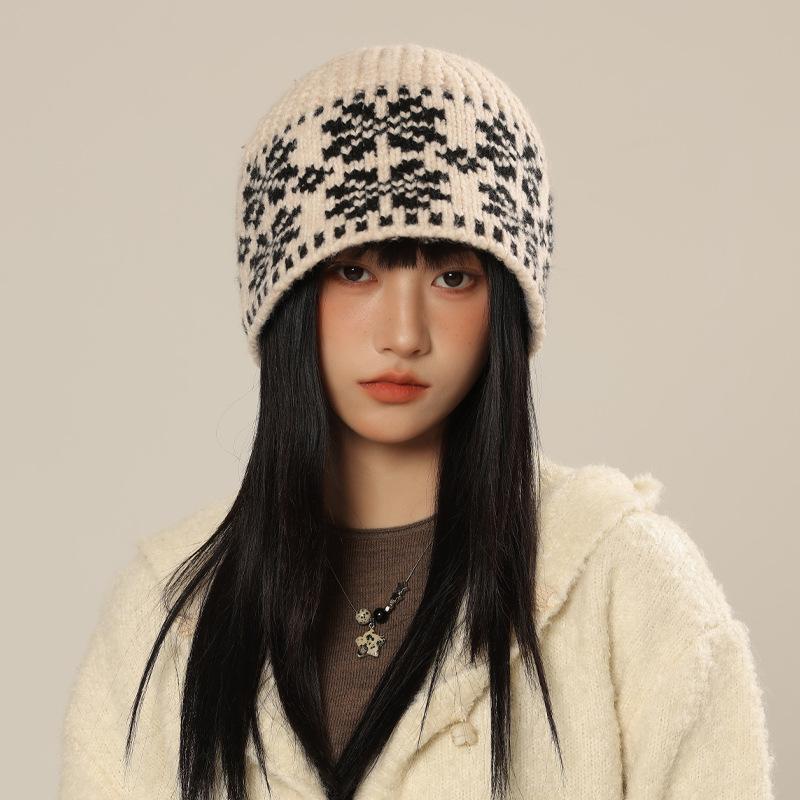 Autumn and Winter Hat Women's Color Matching Knitted Hat Windproof Warm Wool Hat Fashion Basin Hat