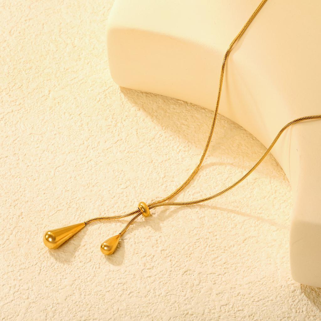 Gold Water Drop Pendant Necklace Women's Cold Wind Light Luxury Versatile Sweater Chain Stainless Steel Necklace