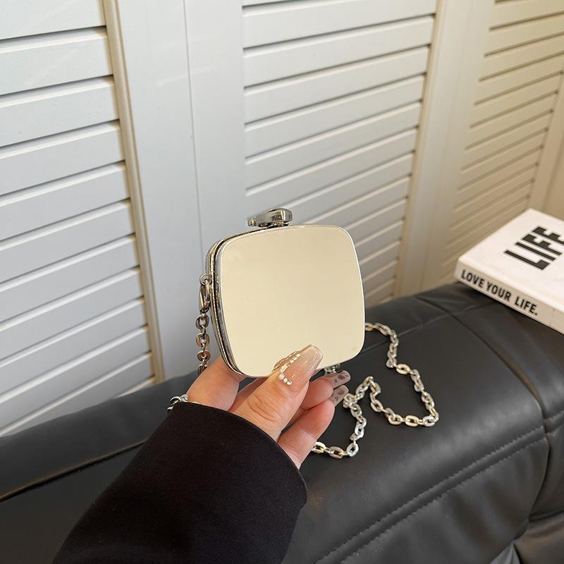 Acrylic Mini Love Bag Sweet and Fashion Transparent Chain Crossbody Bag Small Wallet Bag
