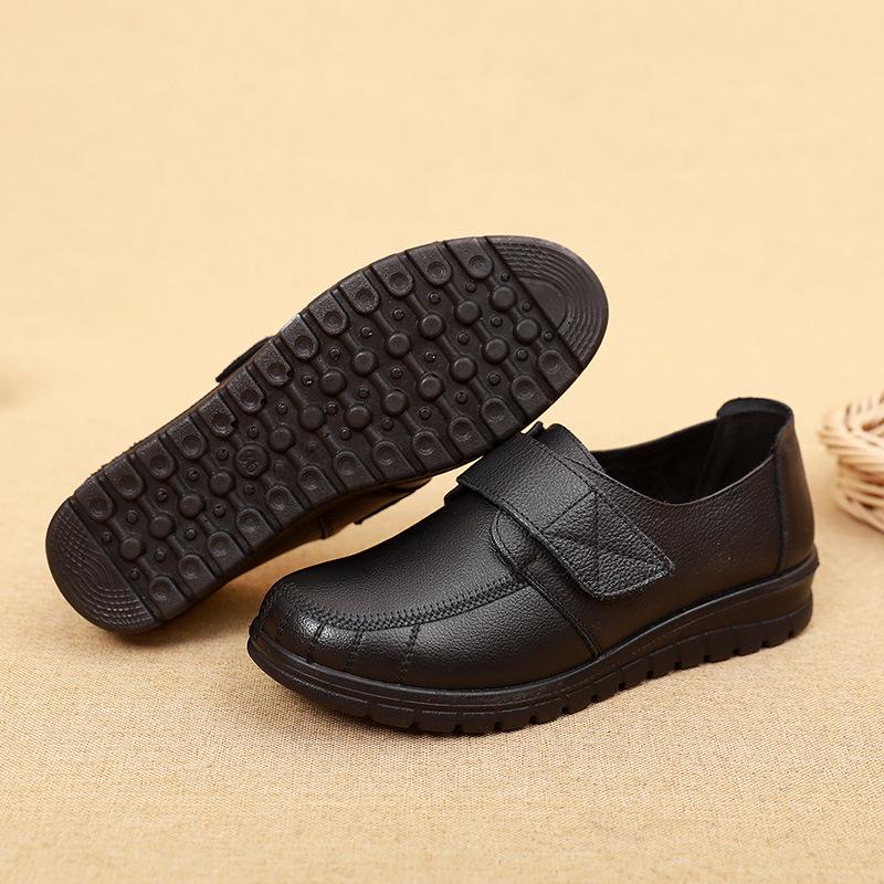 Women's Single Shoes with Round Toe, Flat Bottom and Soft Soles