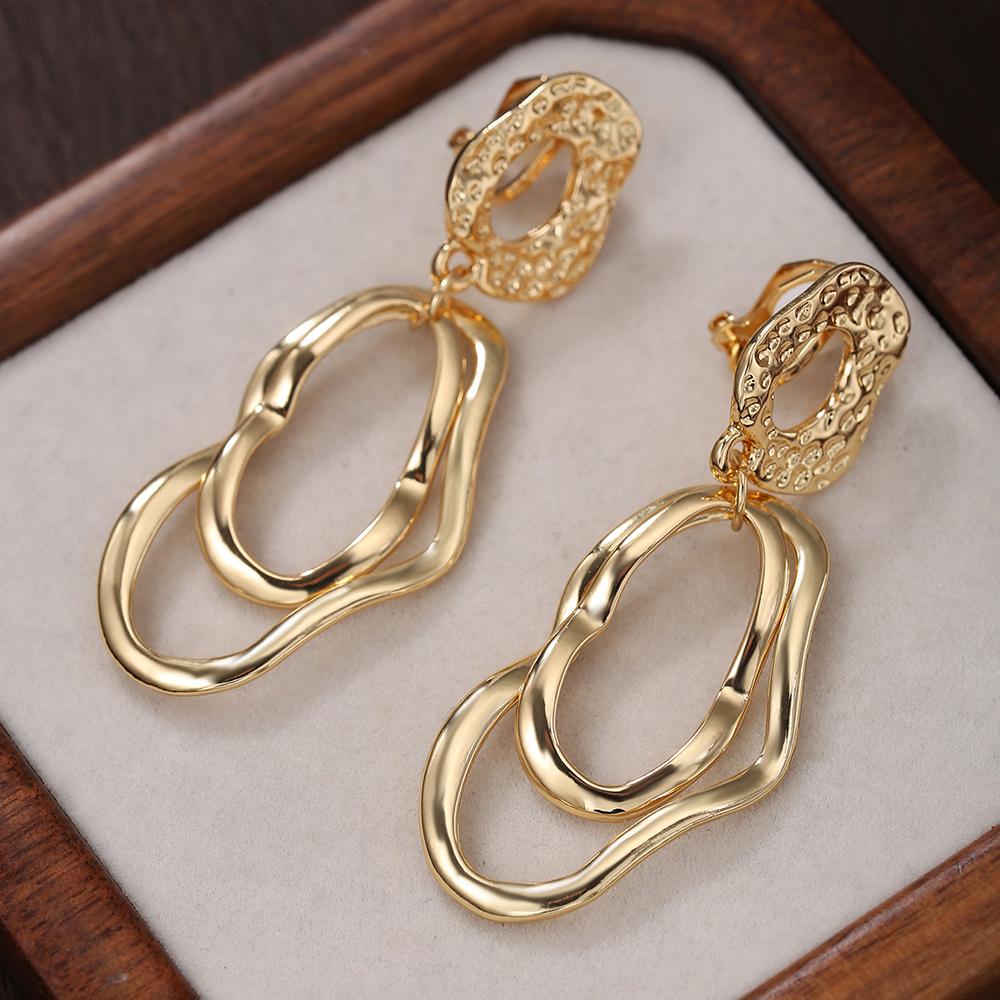 Retro Metal Geometry Irregular Clip on Earrings No Pierced for Women Long Hollow Oval Fashion Pendant Earrings Jewelry