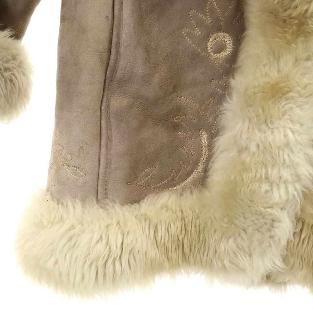 VYROBENO VE FRANCII Vyrobeno ve Francii vyšívaný kabát Šedá Podšívka z umělé kožešiny Dámský Použitý