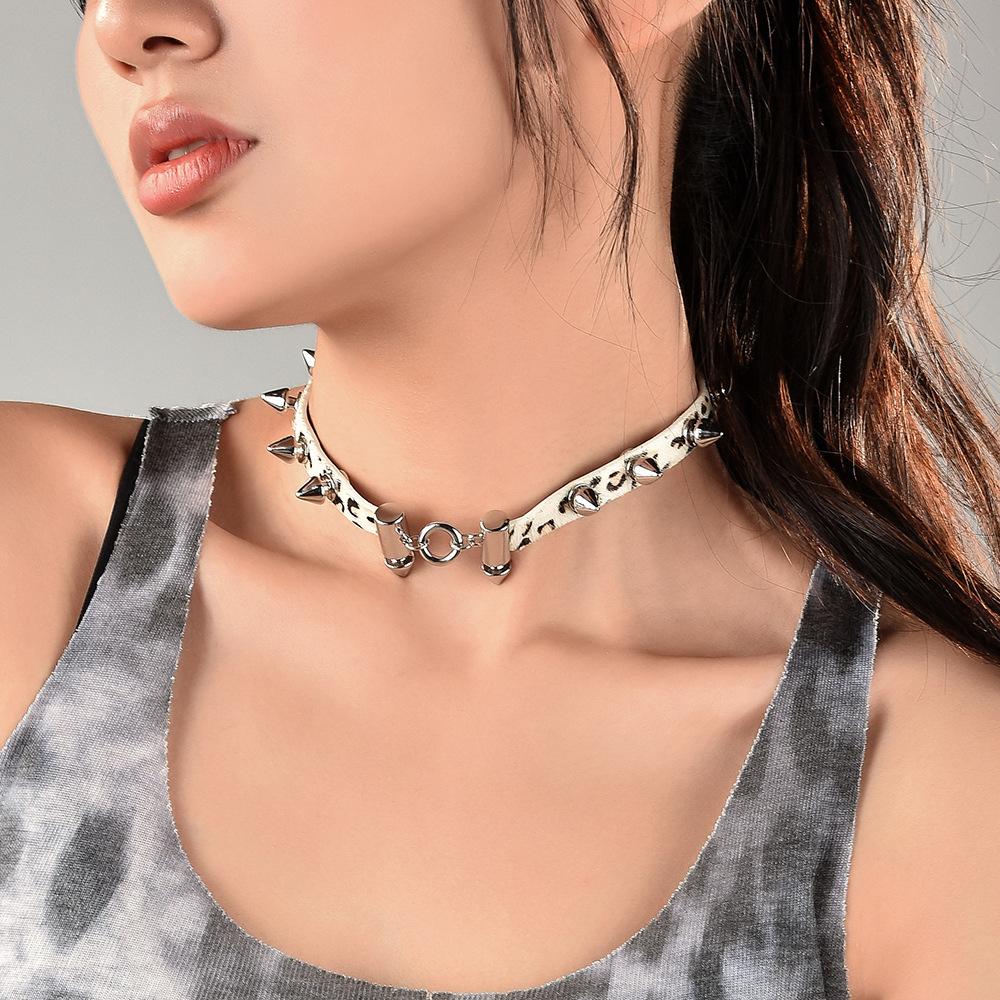 Leather Collar Hot Girl Style Rivets Leopard Print Horse Hair Clavicle Chain Women Choker Pendant Necklace