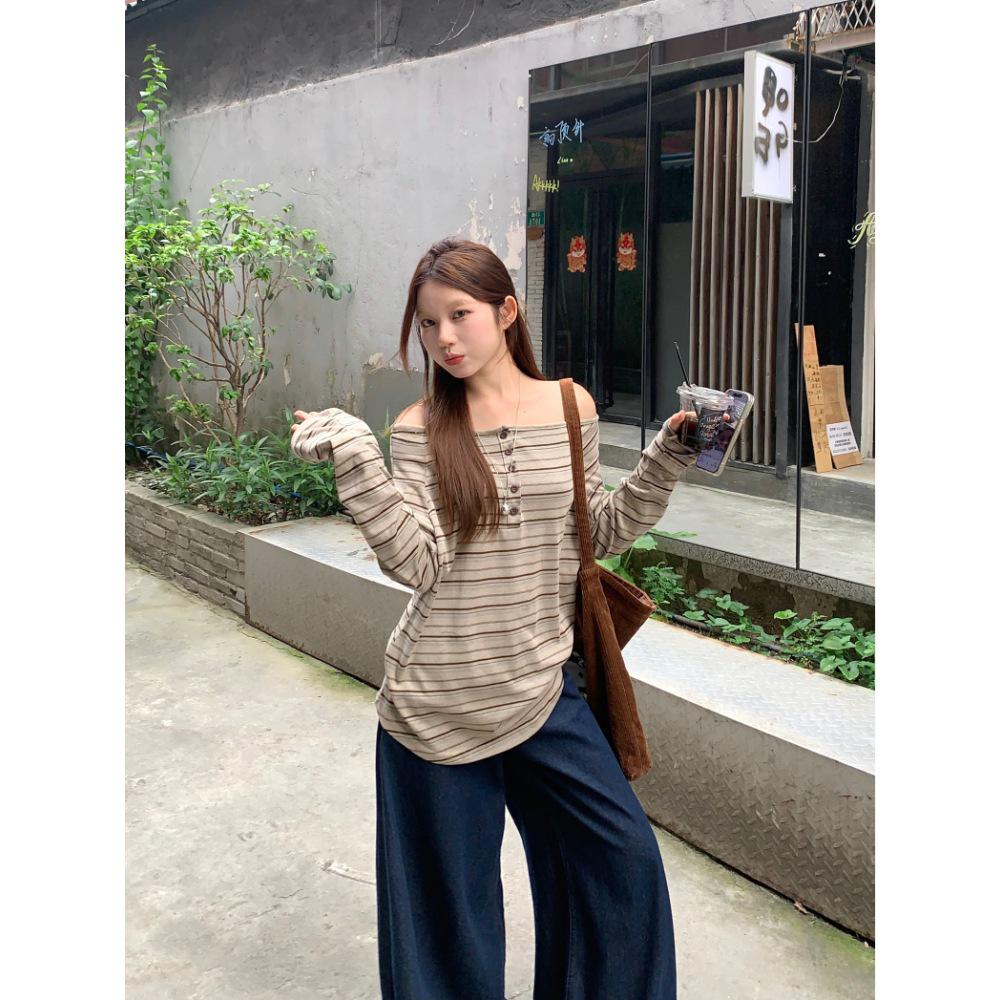 

Korean One-Shoulder Brown Striped Long-Sleeve Casual T-shirt for Women - Autumn Hot Girl Lazy Style Top One Size (Premium Quality)