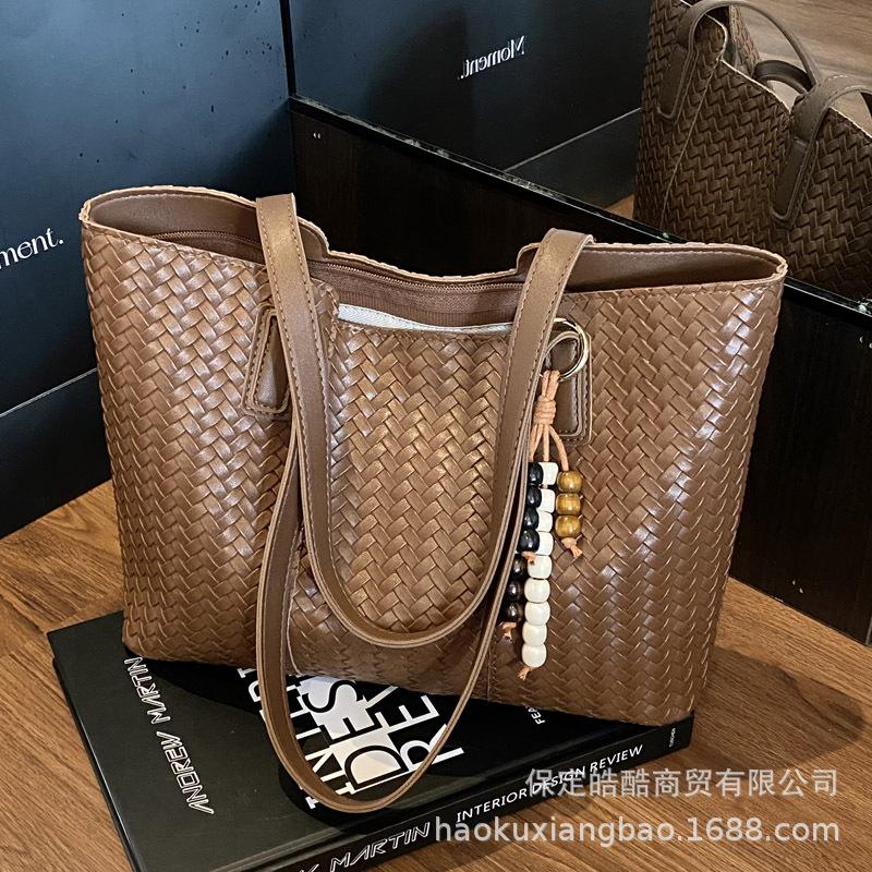 Large-capacity Bags Women's Autumn and Winter Versatile 2025 New Casual Shoulder Bags Are Popular This Year, Textured Commuter Tote Bags