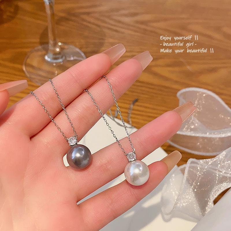 Elegant Gray Pearl Necklace for Women: Simple Luxury with Zircon Clavicle Chain – Versatile, Chic, and On-Trend