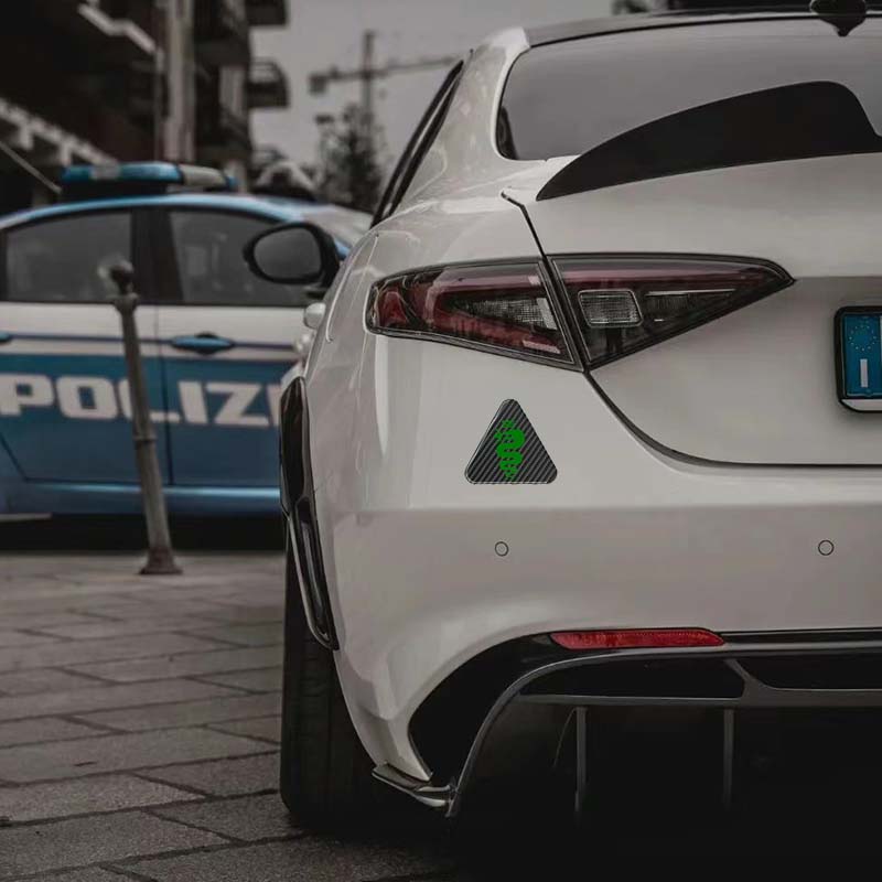 XWFF6 2Pcs Snake Logo Decal Car Side Fender Body Badge Sticker For Alfa Romeo Giulia Mito Giulietta 159 156 147 Sportiva Stelvio GT