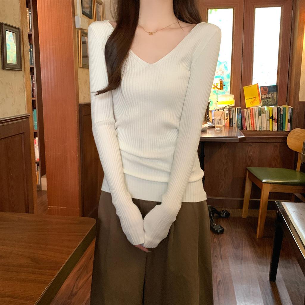 Gentle temperament v-neck texture sense thin long-sleeved knitted sweater women's autumn and winter bottoming sweater soft waxy pure desire top