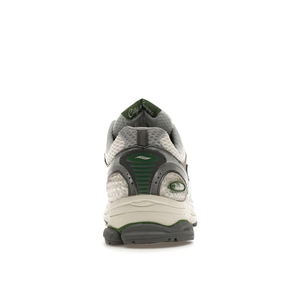 SAUCONY Minted New York X ProGrid Triumph 4 Cream Green Unisex Sneakers Brown S70865-1