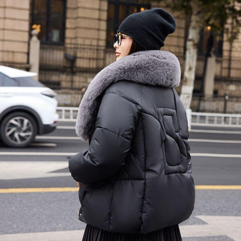 Winter Kurz Gepolsterter Mantel mit Luxuriösem Pelzkragen Verdickte Warme Jacke Modisches Design