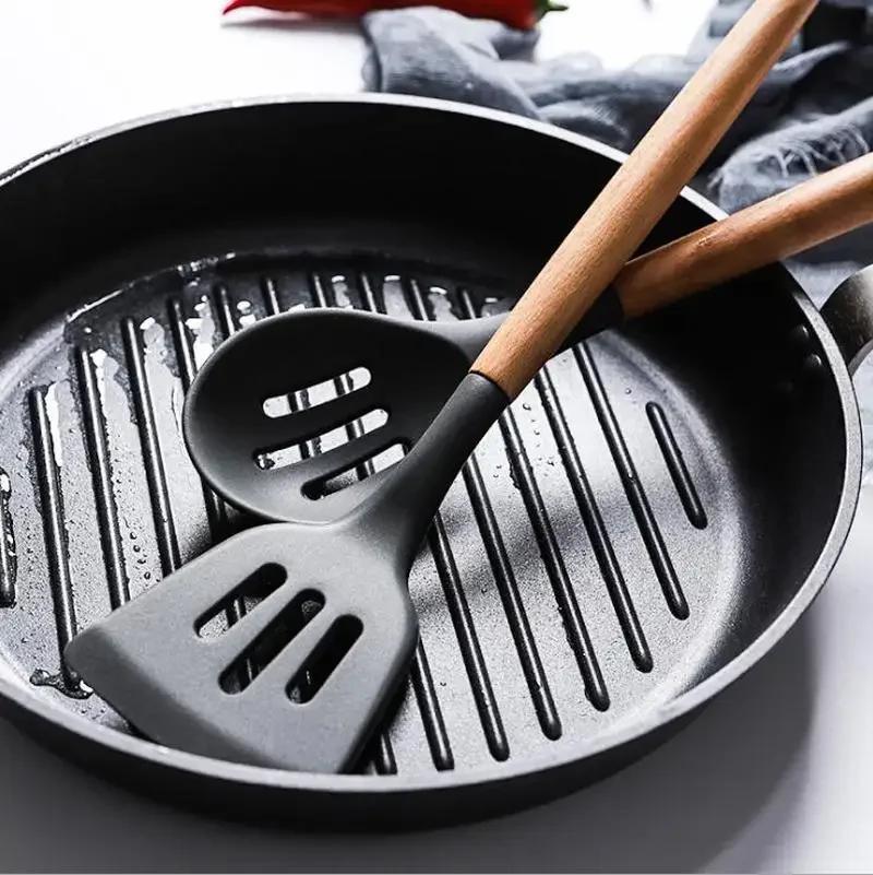 9 Pcs/set Silicone Kitchen Tools Cooking Sets Soup Spoon Spatula Non-stick Shovel with Wooden Handle Special Heat-resistant