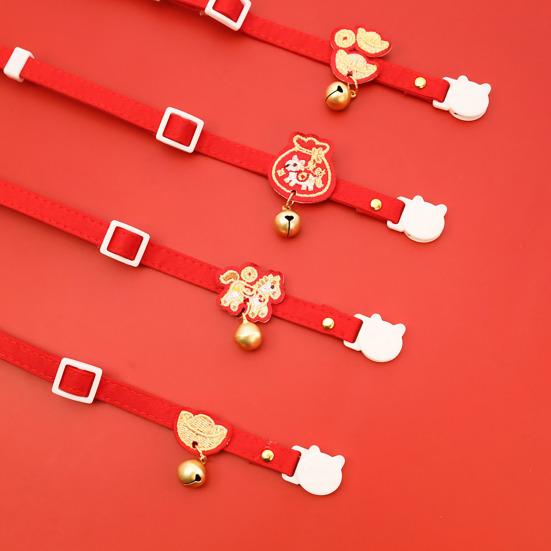 Besticktes rotes Haustierhalsband Chinesisches Neujahr Verstellbares Katzenhalsband mit Glocke Jahr des