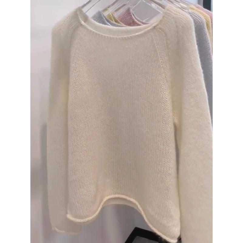 Close your eyes! Invincible gentle white~ White sweater crew neck knitted sweater for women