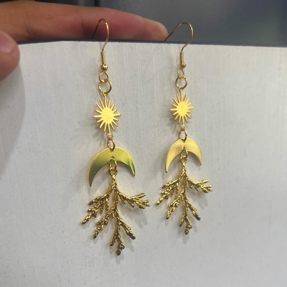 Fashion Temperament Gold Color Tree Branch Sun Crescent Moon Celestial Dangle Earrings for Women Exquisite Bohemian Jewelry Gift