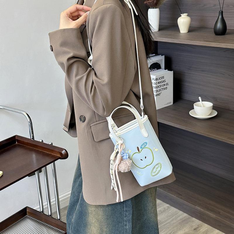 Versatile cartoon fashion shoulder mobile phone bag women's summer new casual messenger bucket bag