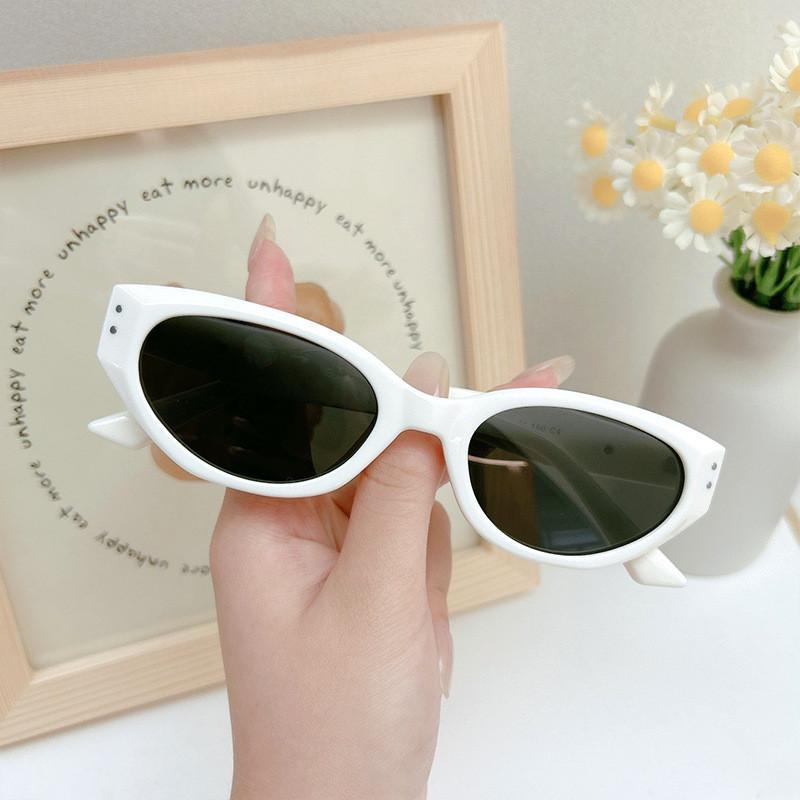 P1322 Hot Selling Small Frame Sunglasses Women's Fashionable Cat Eye Retro Sunglasses Wholesale