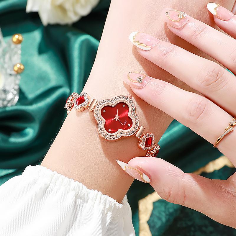 Ladies Classic Quartz Watch Embedded Rhinestone Bracelet Wristwatch