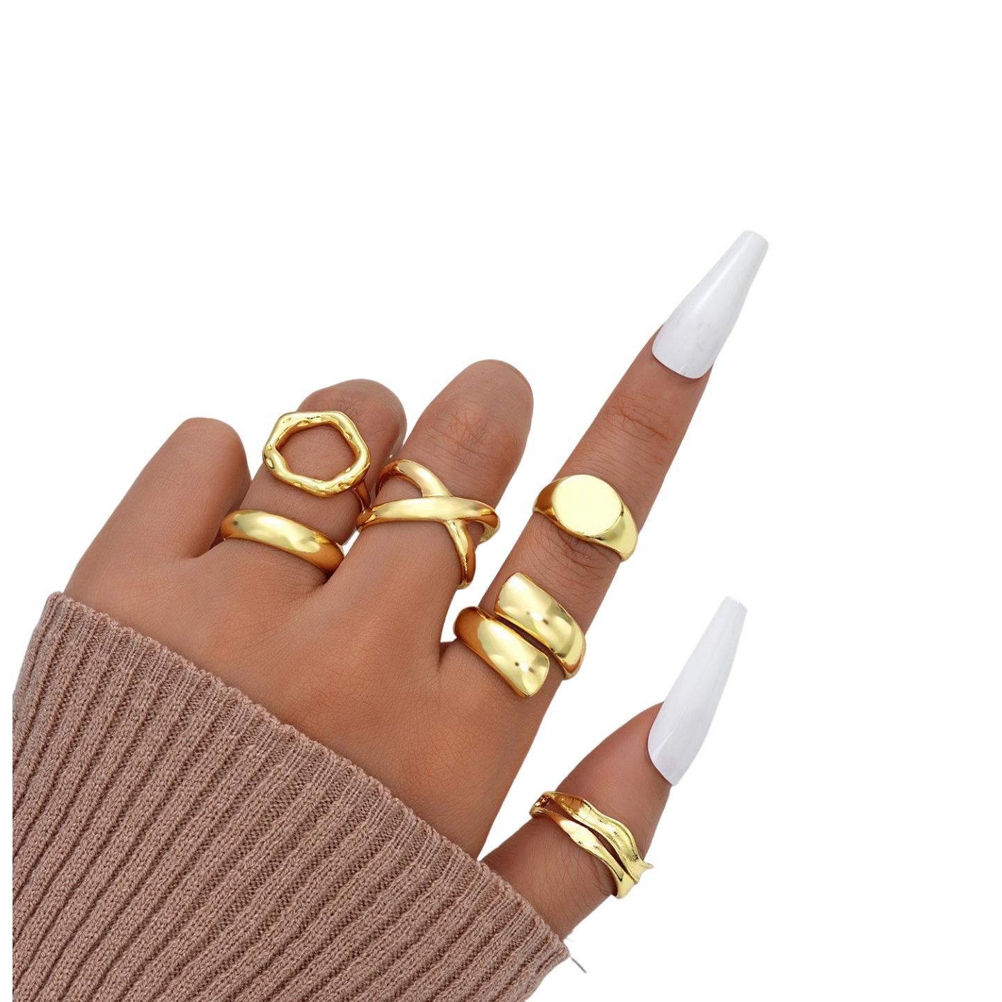European & American Matte Band Ring with Intersecting Lines - Unique, Luxurious Open Design