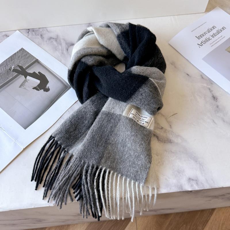 100% Sheep's Wool Scarf, Classic British Style, New Winter Arrival for Men & Women, Warm Neck Warmer