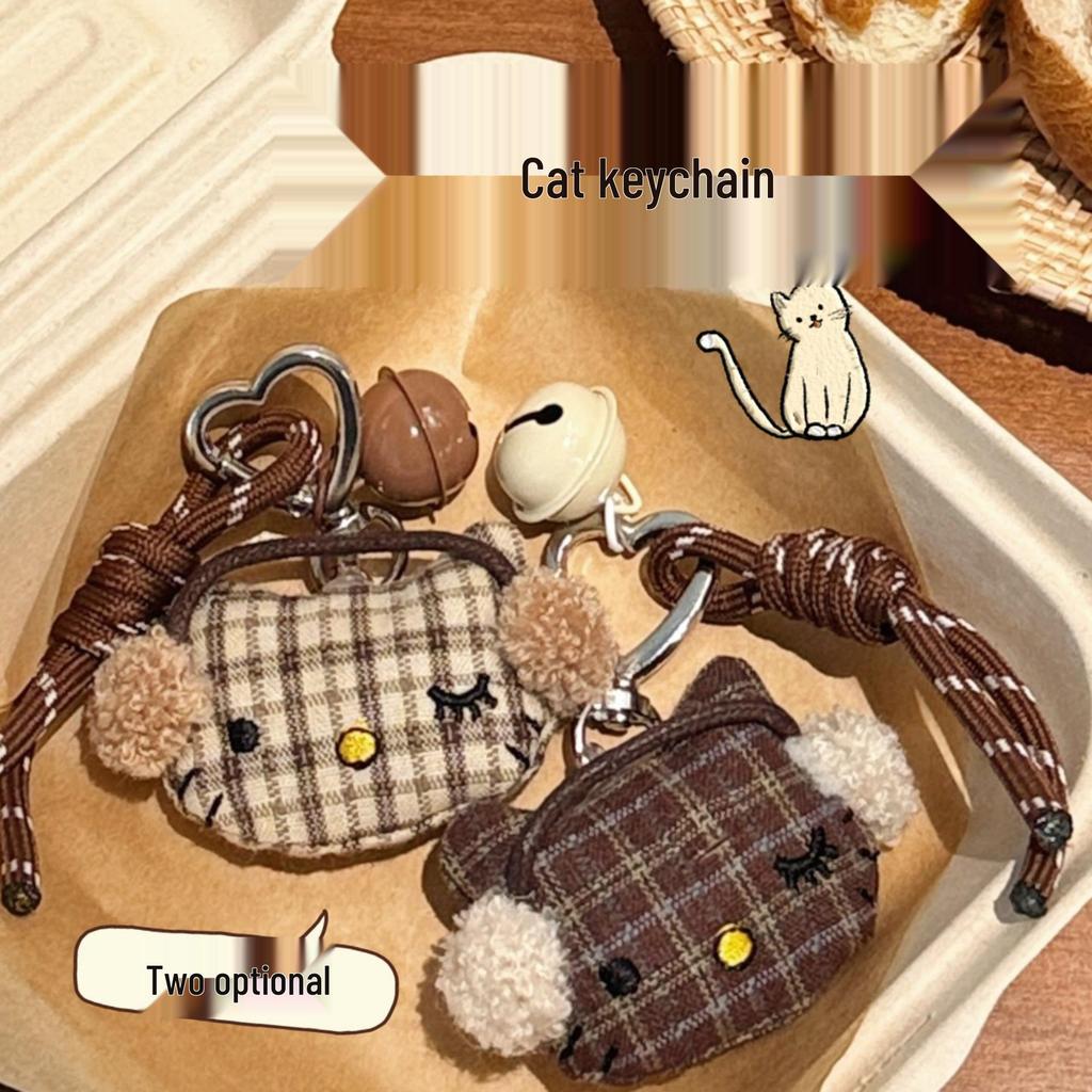 Japanese Retro Kitten Keychain: Cute Doll Pendant for Backpacks & Fashion Accessories