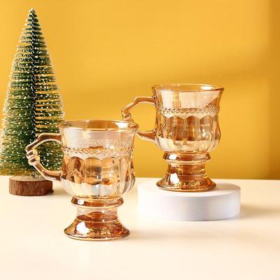 Nordischer Retro Glasbecher auf hohem Fuß - Schwarz, Milchtee, Kaffee & Wein Teegeschirr-Set