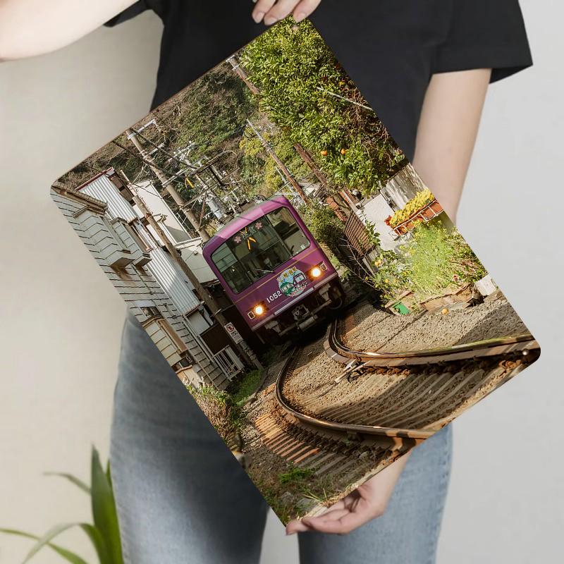 

Japanese Retro Tram Metal Wall Art Creative Home DecorExclusive Craft Gift 20x30cm（7.8x11.8inch）