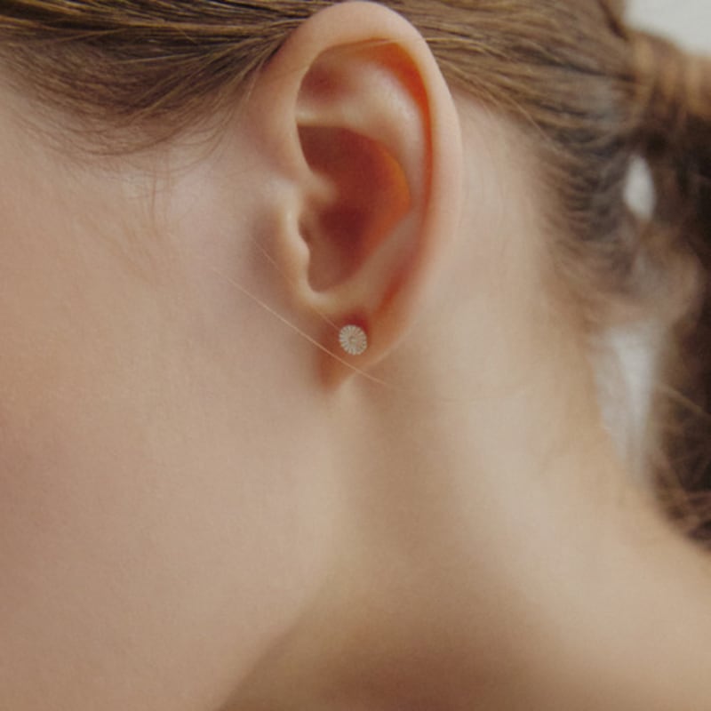 

egna Teeny Sona Single Earrings 925 Sterling Silver (no plating)