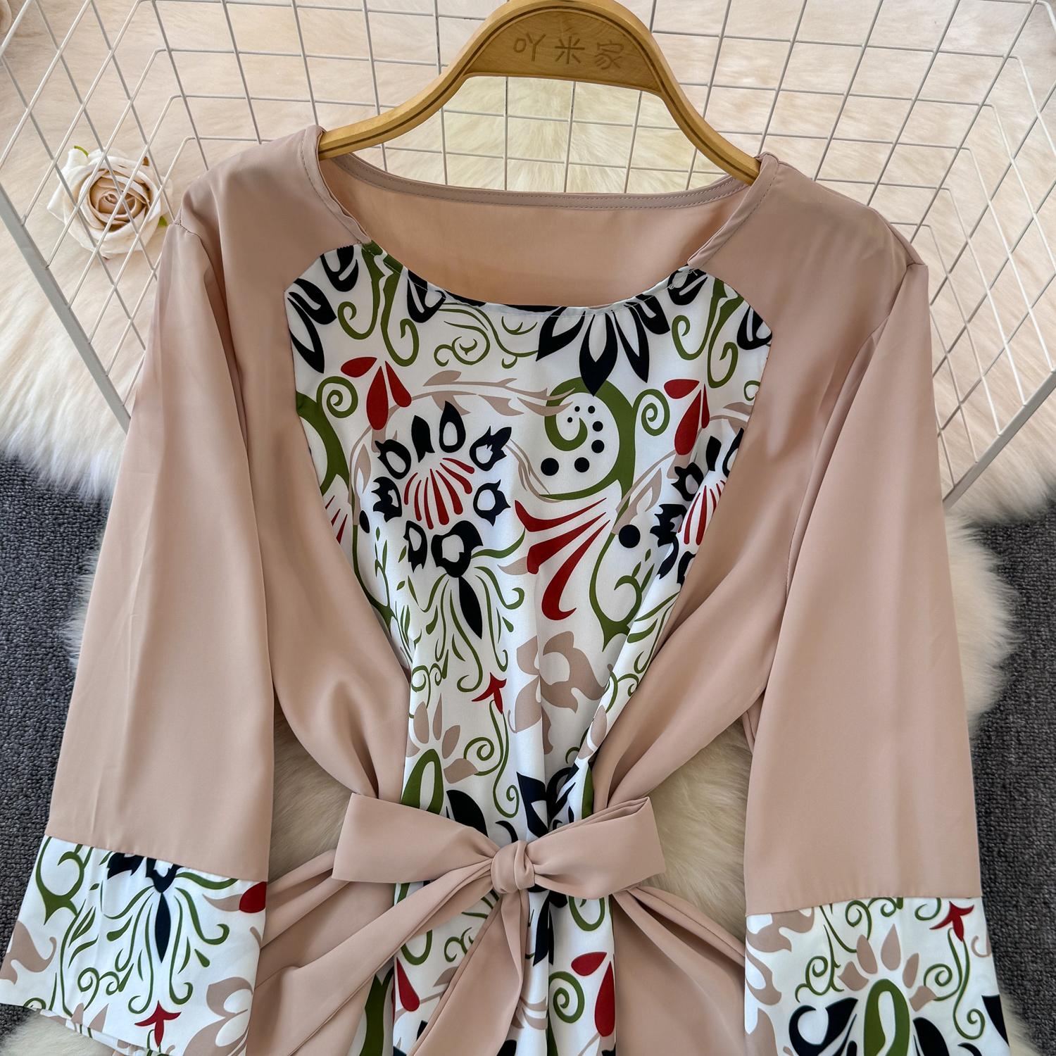 Осеннее винтажное женское длинное платье в стиле пэчворк с принтом — фото 21