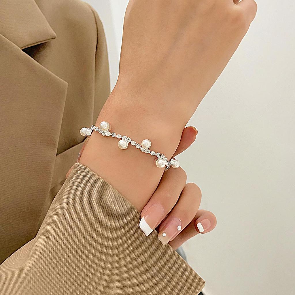 European-American Minimalist Rhinestone Claw Chain Bracelet: Versatile Full Diamond Design for Evening Wear