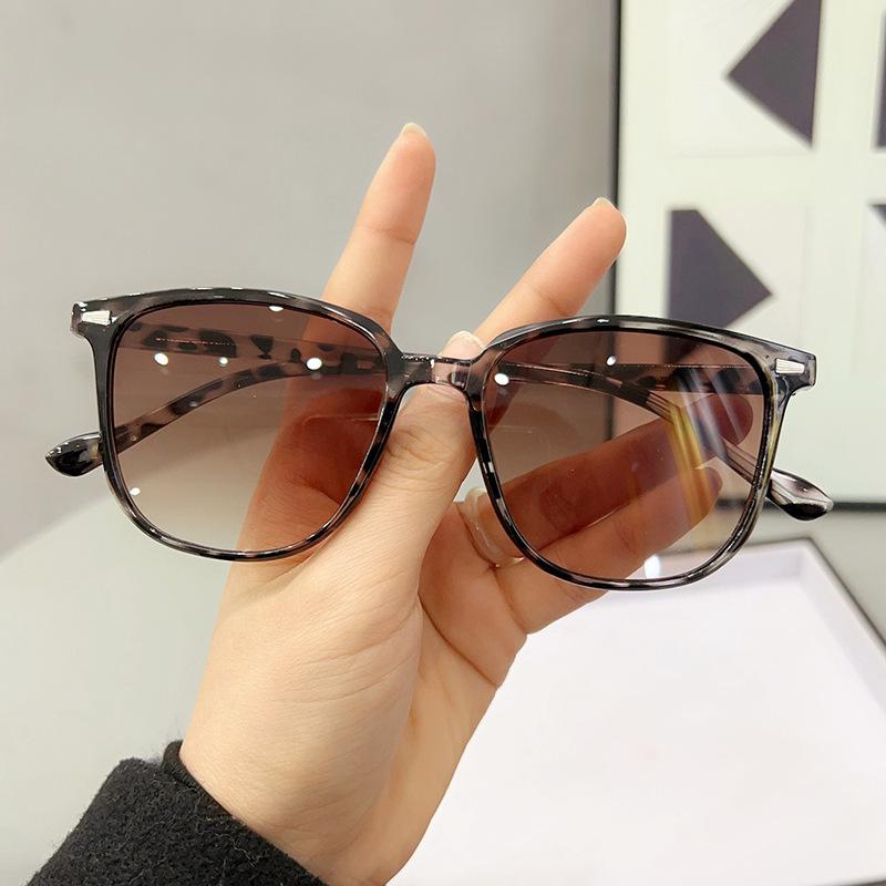 Retro Sunglasses Women Fashion Pink Gradient Eyewear Trending Leopard Square Sun Glasses Men Shades Uv400 Eyewear