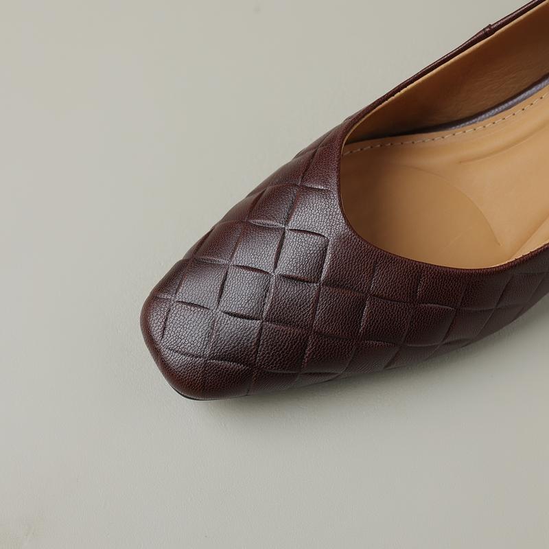 Fashion Women's New Spring and Autumn Retro Pattern Square Head Genuine Leather Sheepskin High Heel Large Work Single Shoes