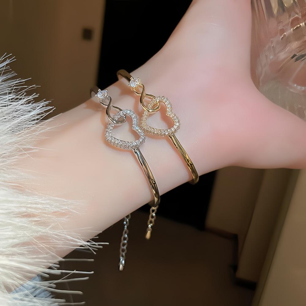 New Fashion Open Heart-Shaped Hollow Bracelet Women's Jewelry Zircon Exquisite Accessories Elegant Wrist Ornaments