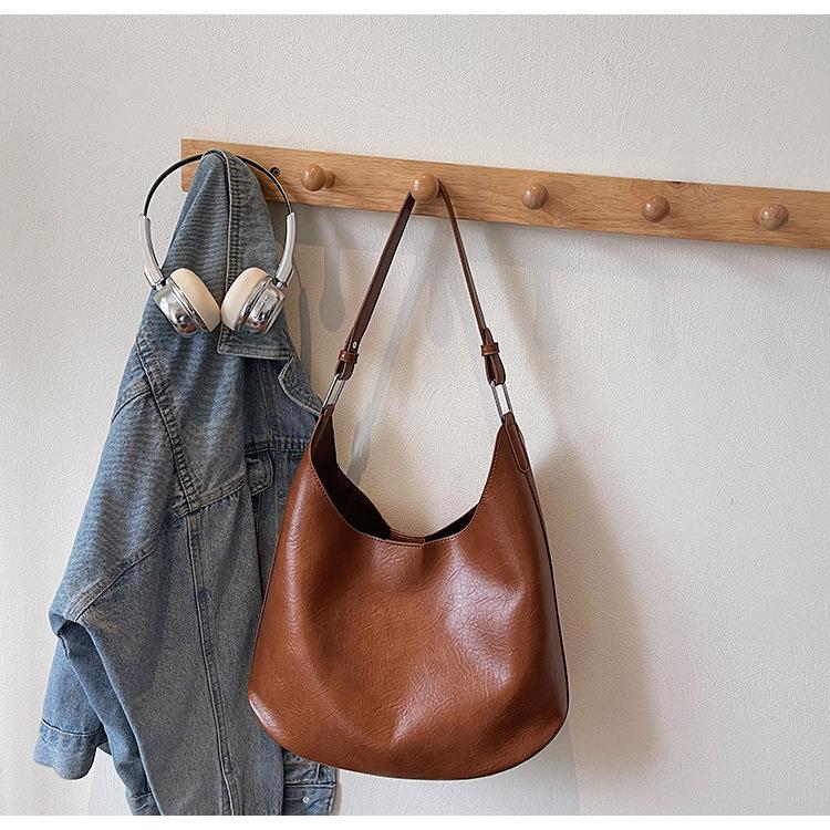 2025 New Simple Texture Casual Tote Bag Retro Large Capacity Commuter Bag Fashionable Child and Mother Bag