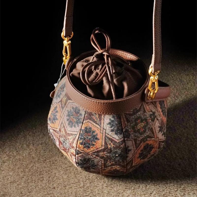 High Looks, Old Money Style, New Chinese Style, Non Lingering Fragrance, Cloud Gauze Lantern Bag, New Year's Style, Chinese Style Hand-held Bucket Bag