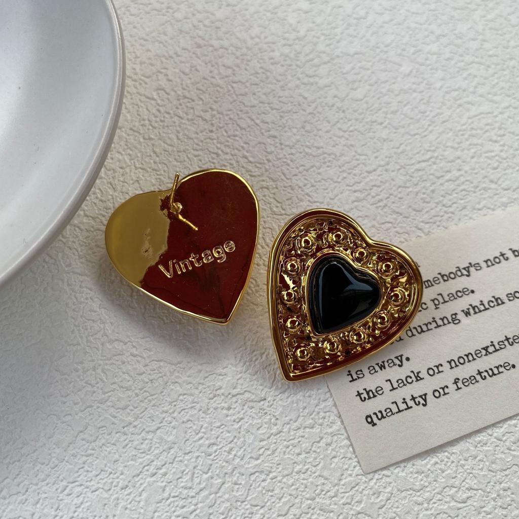 Mittelalterliche Ohrringe Damen Französisch Retro Hof Geometrie Schwarz Liebe Kupfer Vergoldet Temperament Vielseitig High-End Stecker