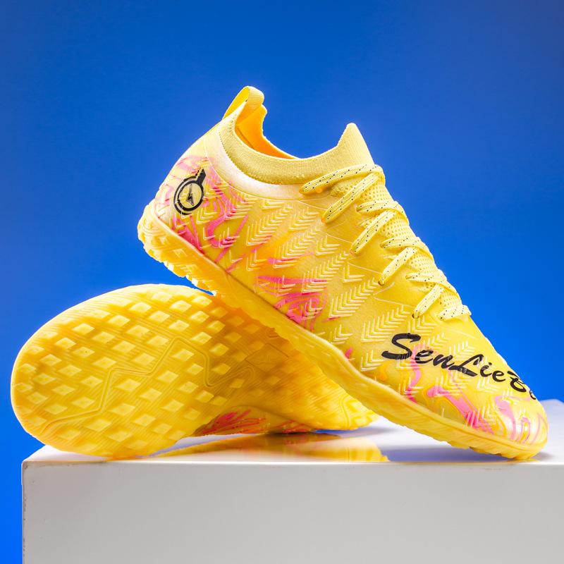 New Large Size Football Shoes Men's Low Top Game Long Nails Student Training Youth Broken Nails Grass Sports Shoes