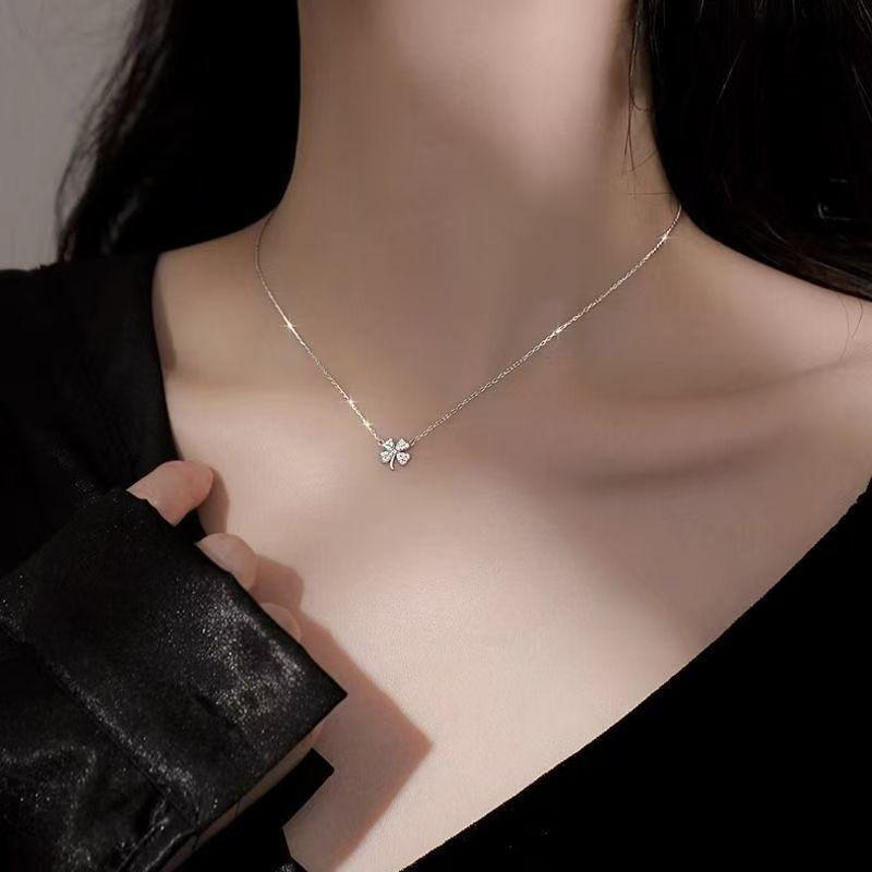 Luxury Minimalist Lucky Four Leaf Clover Clavicle Necklace For Women