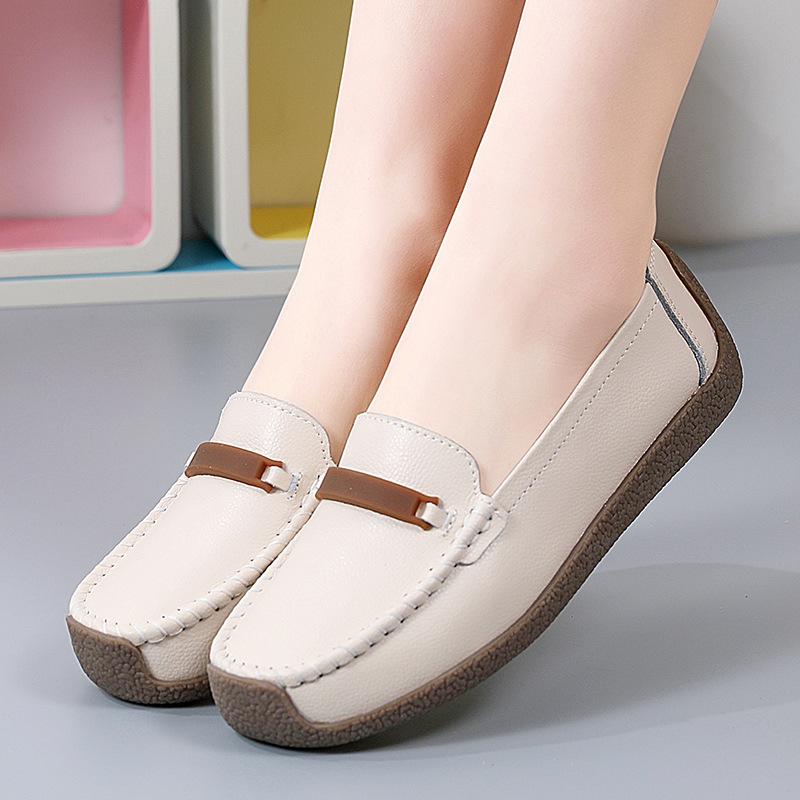 Single Shoes Women's New Lazy Light and Not Tired Feet Beef Tendons Non-slip Flat Bottom Mother Shoes Spring and Autumn Shoes