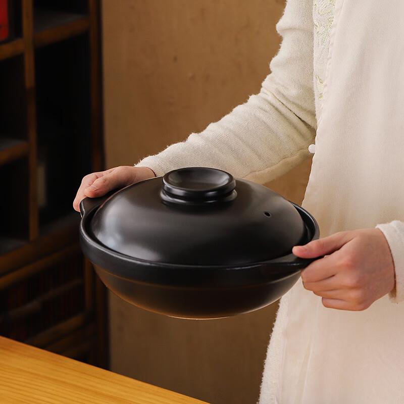 Uto Black Glaze Clay Pot Casserole
