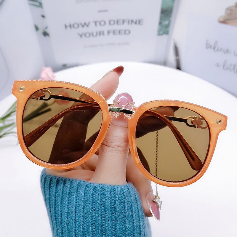 

Трендовые женские солнцезащитные очки 2025 года из металла TR90: Модный уличный стиль, стройнящий дизайн