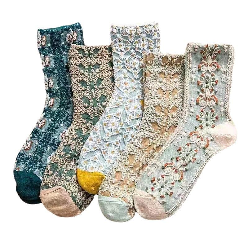 1Pairs Breathable and Absorb Sweat Mid Tube Women's Socks In Autumn and Winter Ins Trendy and Versatile Women's Socks Size34-42