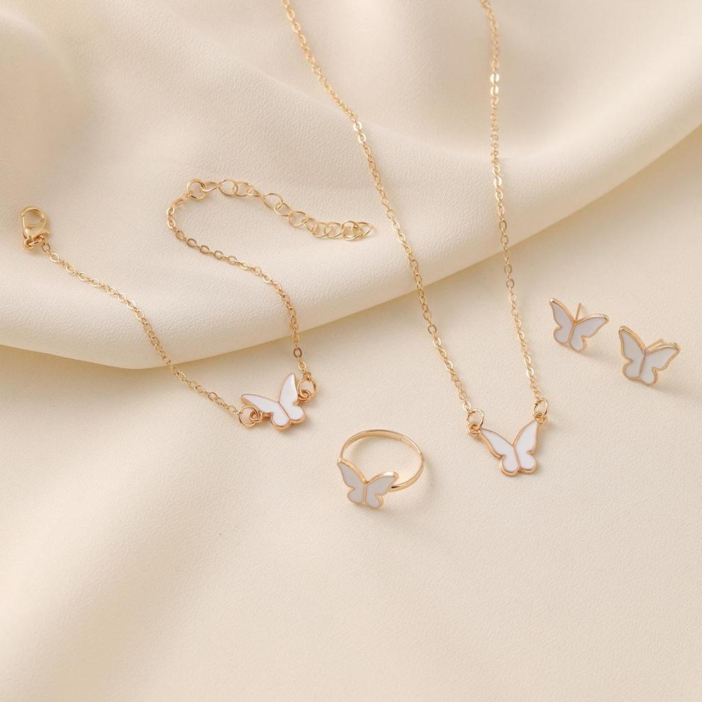 Exquisite White Butterfly Glaze Necklace: A Simple, Versatile, and Fashionably Elegant Clavicle Chain Set.