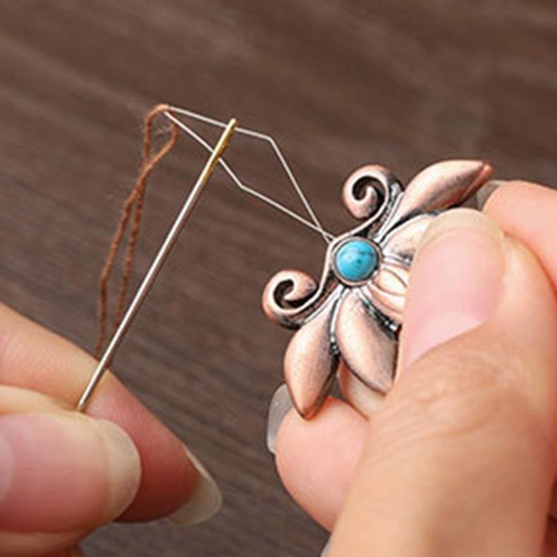 Vintage Magnetic Needle Box with Needle, Threader, Scissors and Thimble, Basic Sewing Repair Set for Professional Tailor