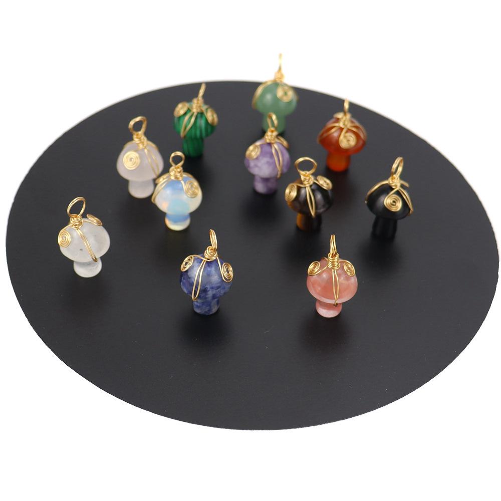Hand-Woven Crystal Agate Small Mushroom Pendant Necklace Jewelry Diy Jewelry Accessories N584