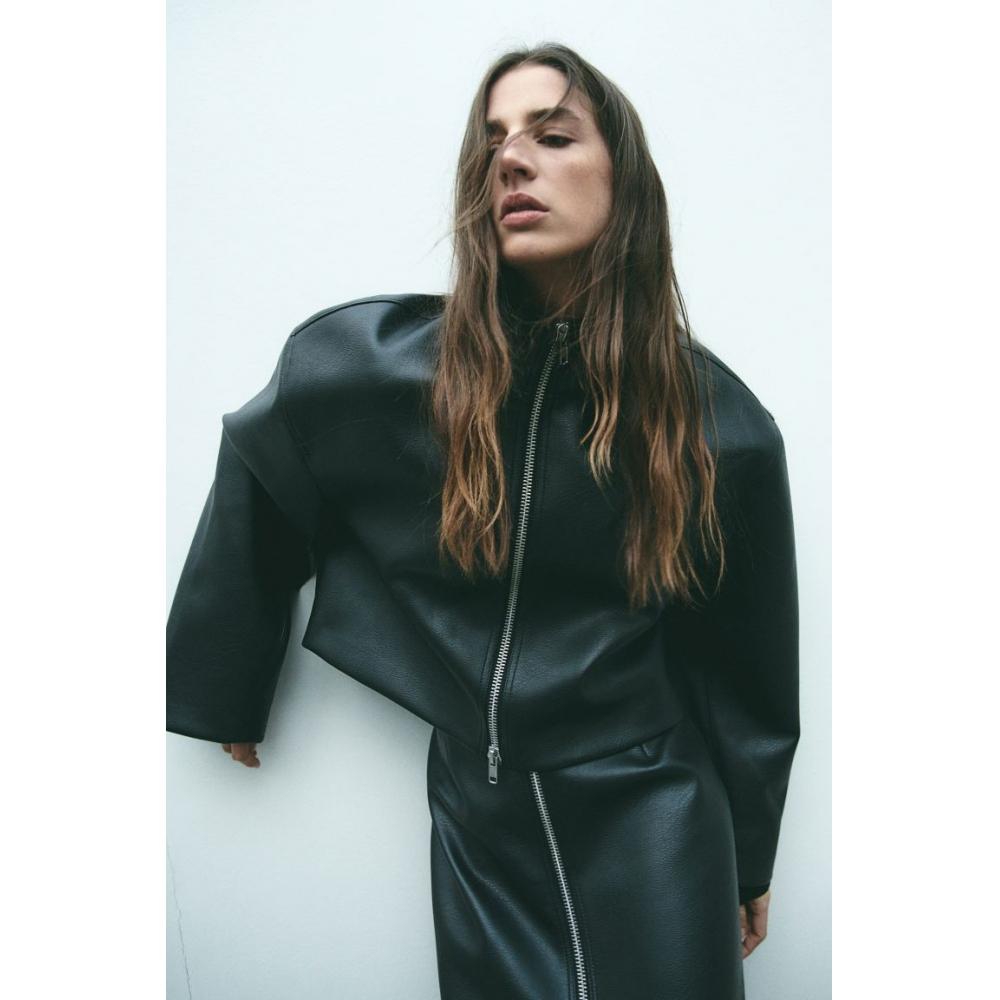 

Куртка оверсайз с покрытием HM черная