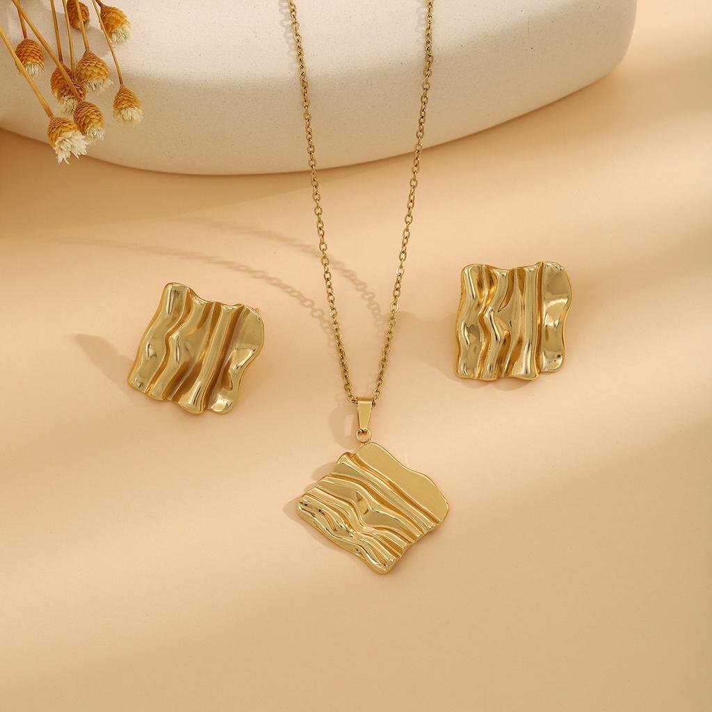 European and American Exquisite Irregular Luxury Creative Polygon Geometric Leaf Texture Flower Love Earrings Necklace Set
