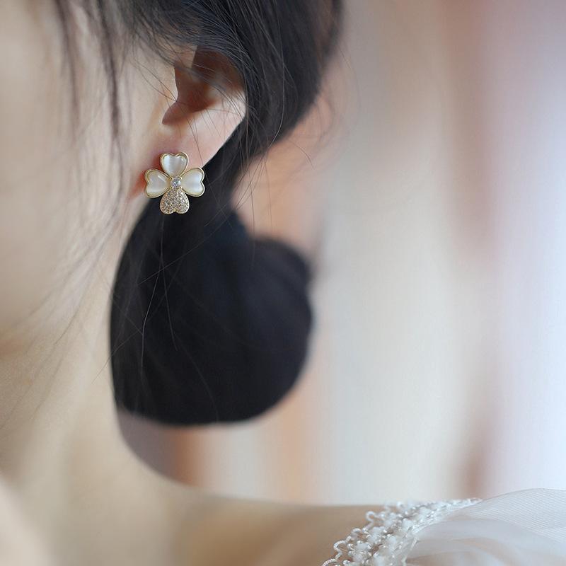 Fashion Cat's Eye Stone Four-Leaf Clover Earrings Match Earrings New Women's Earrings Do Not Lose Color Earrings