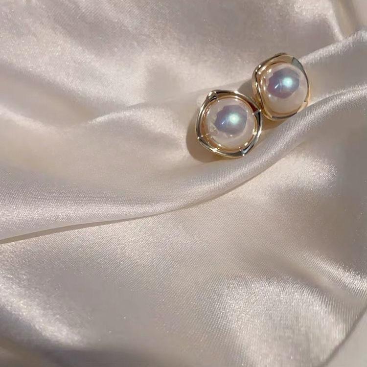 Korean Temperament Gold Color Edging Geometric Imitation Pearl Stud Earrings for Women Retro Luxury Piercing Zircon Accessories
